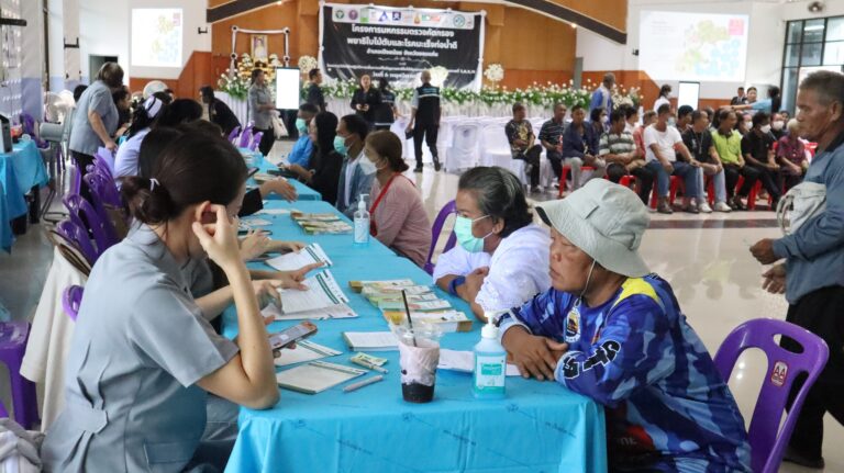 ลุยตรวจคัดกรองกลุ่มเสี่ยงพยาธิใบไม้ตับและมะเร็งท่อน้ำดี